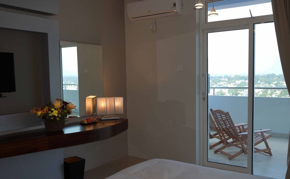 The Penthouse Above Sea Dehiwala-Mount Lavinia Exterior foto