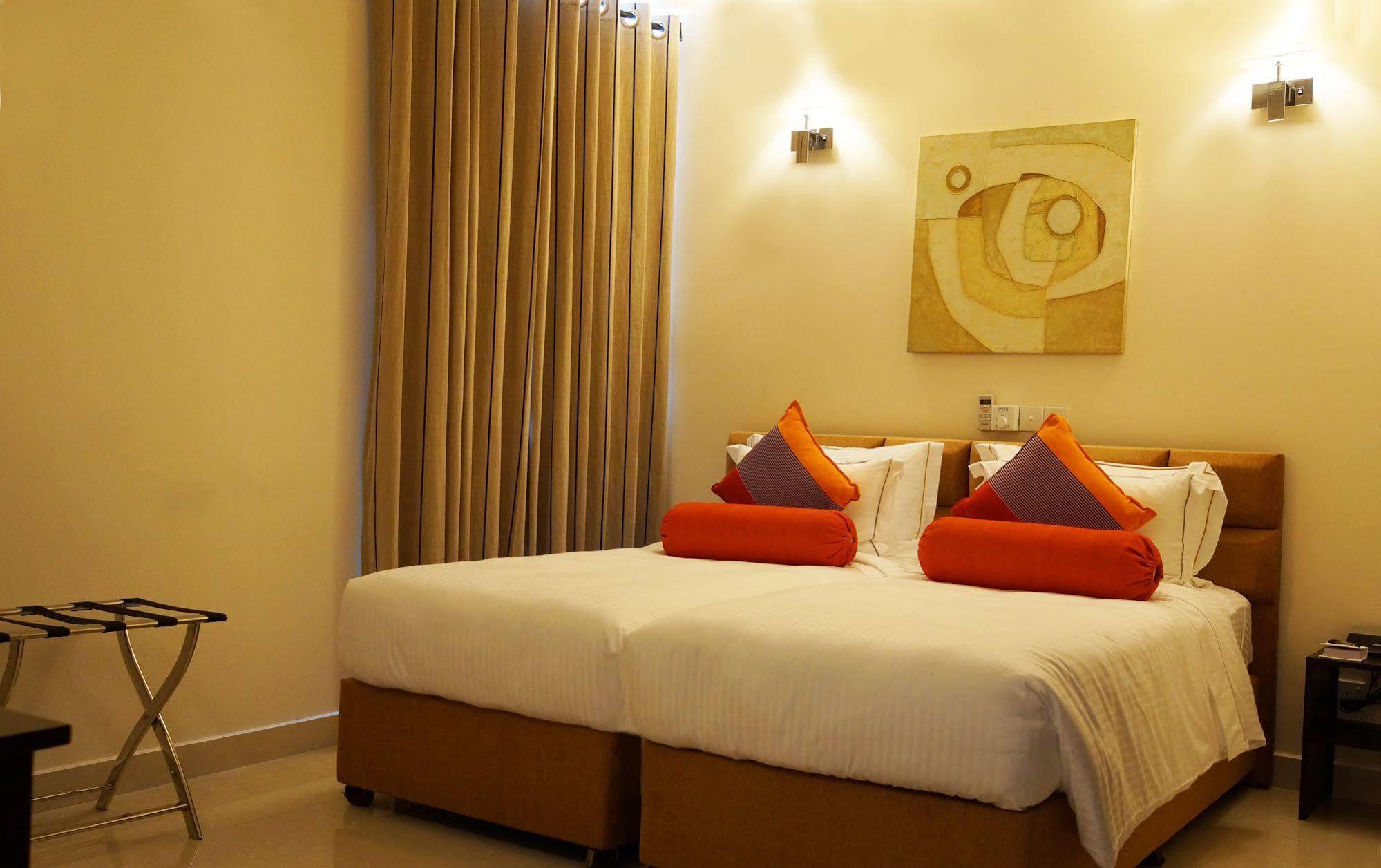 The Penthouse Above Sea Dehiwala-Mount Lavinia Exterior foto